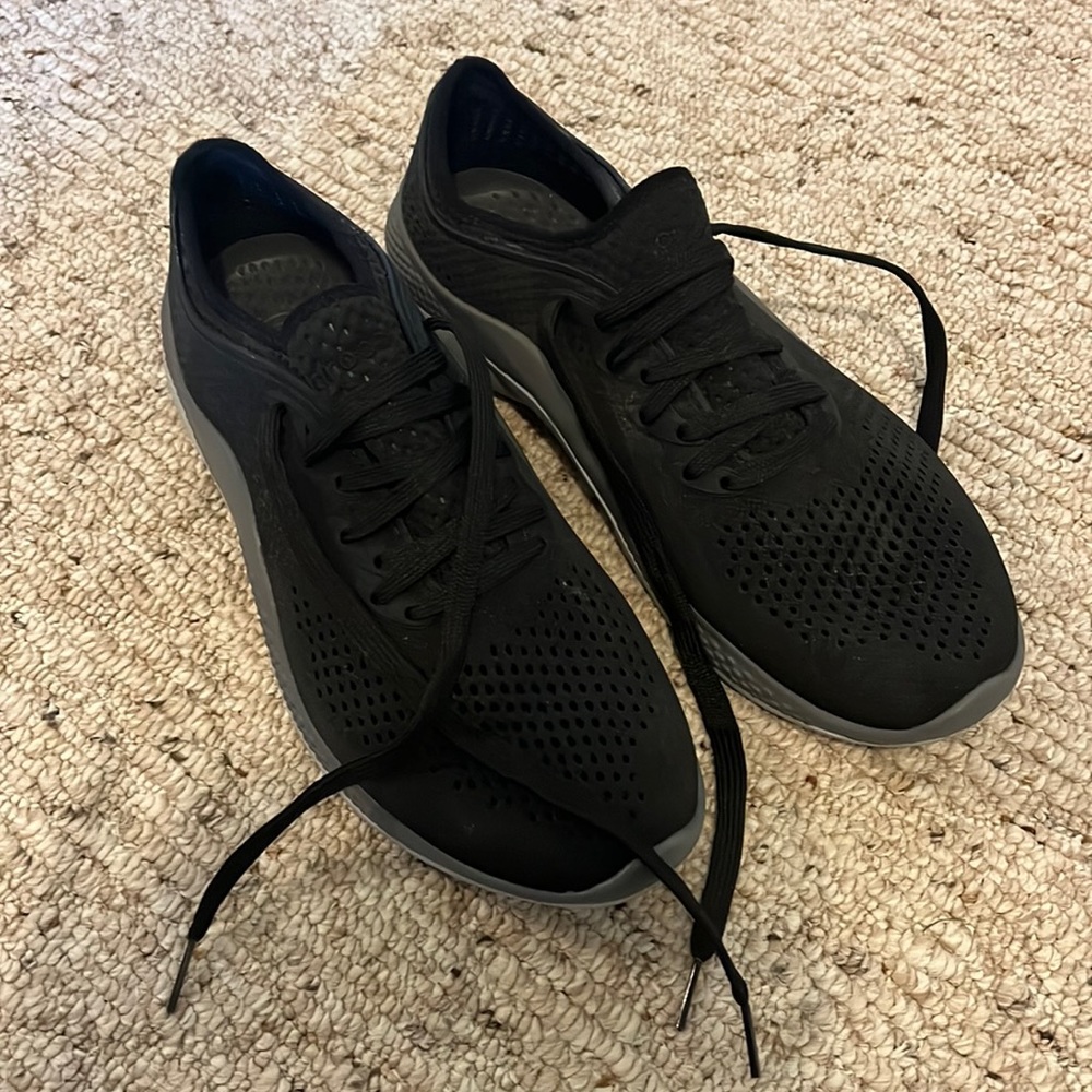 Mens literide crocs. Size 9